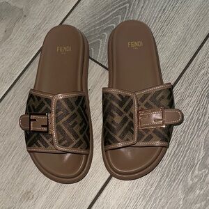 Fendi Black and Brown Slide Sandals